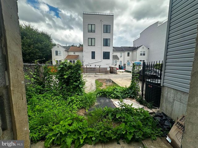 1813 N GRATZ ST, Philadelphia, PA 19121