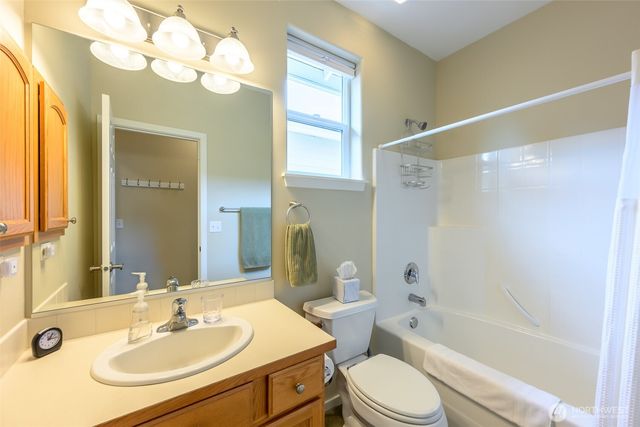 4933 Bend Drive NE, Lacey, WA 98516