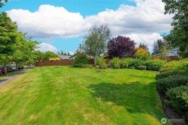 4933 Bend Drive NE, Lacey, WA 98516
