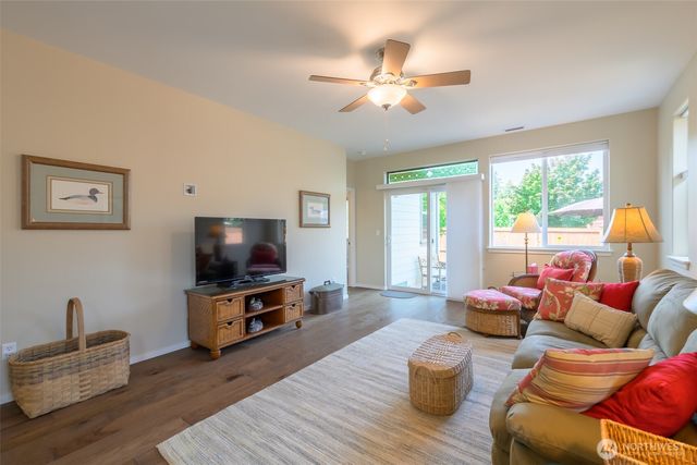4933 Bend Drive NE, Lacey, WA 98516