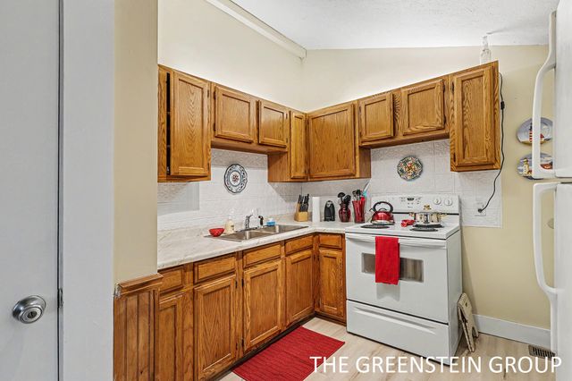 2243 1st Avenue, Park Twp, MI 49424
