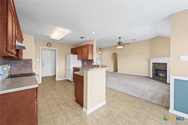915 Neuberry Cliffe, Temple, TX 76502