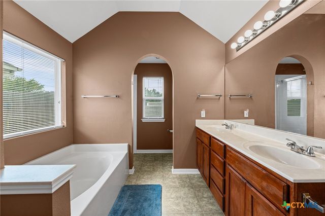 915 Neuberry Cliffe, Temple, TX 76502