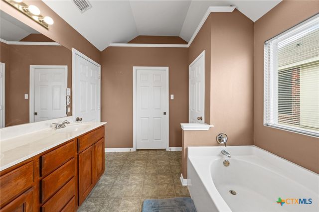 915 Neuberry Cliffe, Temple, TX 76502