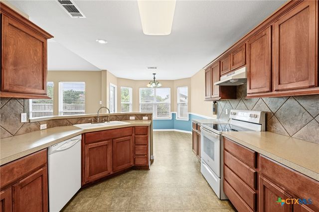 915 Neuberry Cliffe, Temple, TX 76502