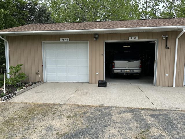 6835 W Deer Road, Mears, MI 49436