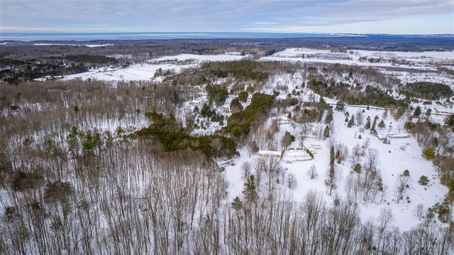 6835 W Deer Road, Mears, MI 49436