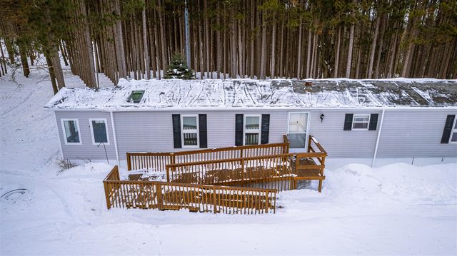 6835 W Deer Road, Mears, MI 49436