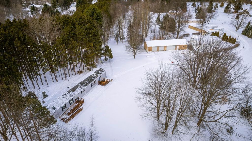 6835 W Deer Road, Mears, MI 49436