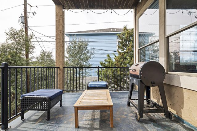 5001 McIntyre CIR, Austin, TX 78734