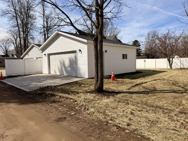 1305 E 6TH STREET, Merrill, WI 54452