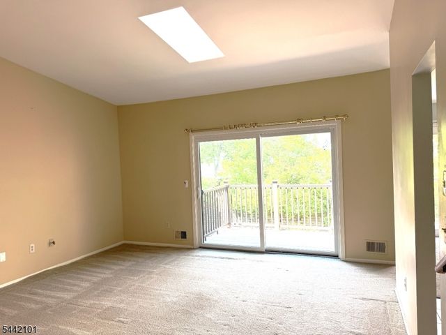 608 Spruce Hills Dr, Glen Gardner Boro, NJ 08826