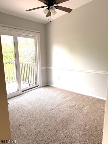 608 Spruce Hills Dr, Glen Gardner Boro, NJ 08826