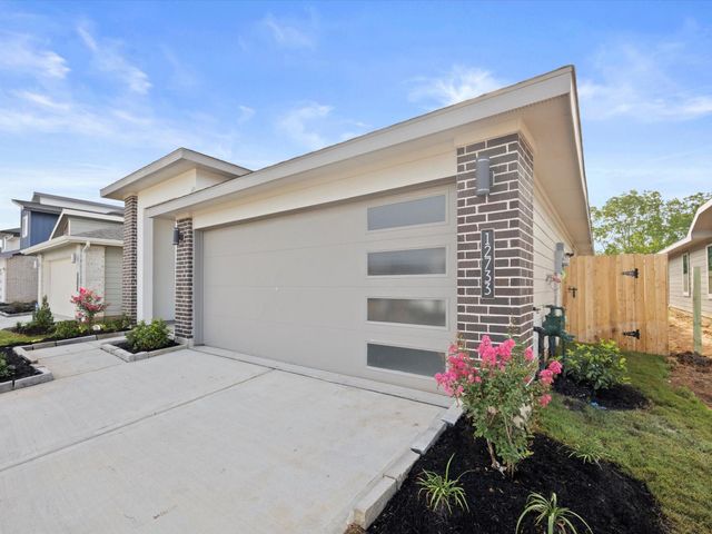 12733 Ermine St, Houston, TX 77047