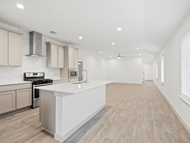 12733 Ermine St, Houston, TX 77047