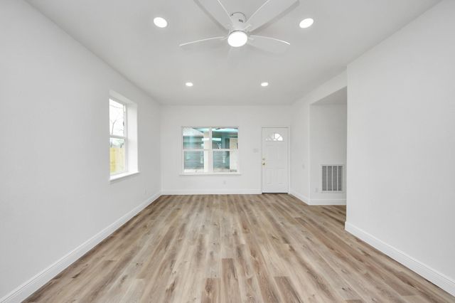 1313 Avenue G, South Houston, TX 77587