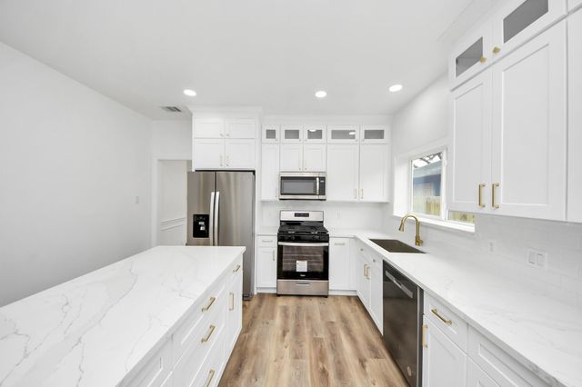1313 Avenue G, South Houston, TX 77587