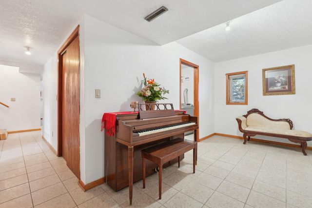 401 2nd Street NE, Dodge Center, MN 55927