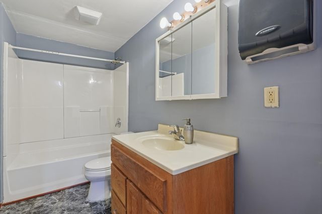 401 2nd Street NE, Dodge Center, MN 55927