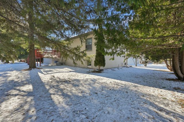 401 2nd Street NE, Dodge Center, MN 55927