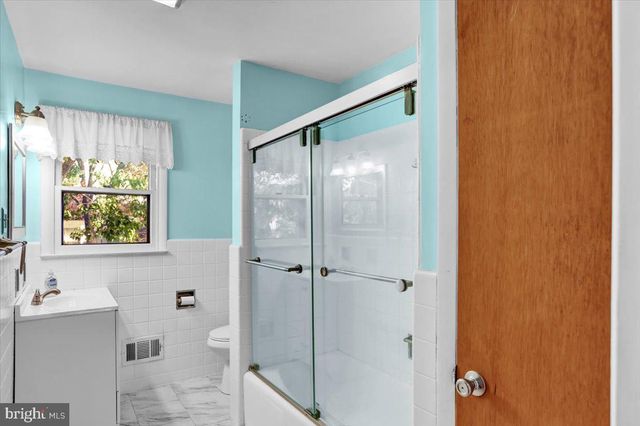 1807 SALEM RD, Wyomissing, PA 19610