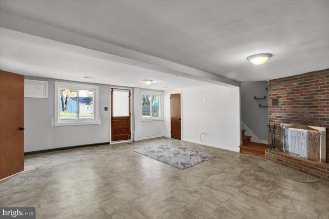 1807 SALEM RD, Wyomissing, PA 19610