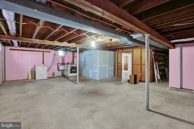 1807 SALEM RD, Wyomissing, PA 19610
