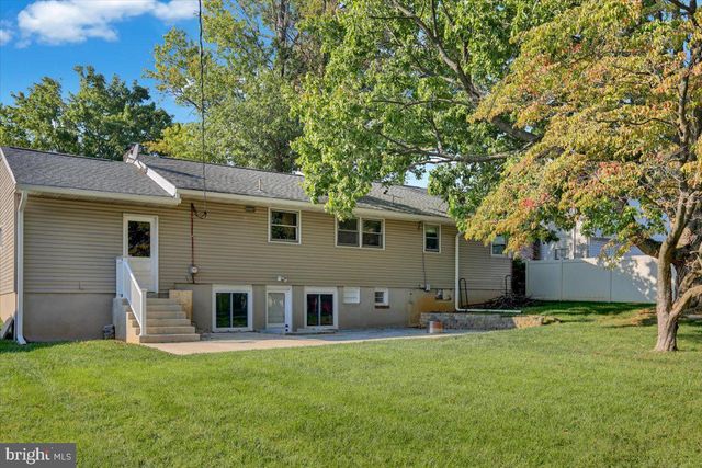 1807 SALEM RD, Wyomissing, PA 19610