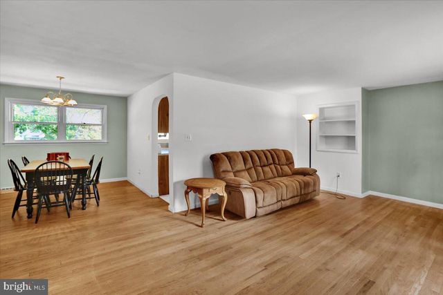 1807 SALEM RD, Wyomissing, PA 19610