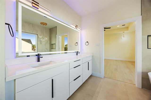 7125 England Street, Houston, TX 77021