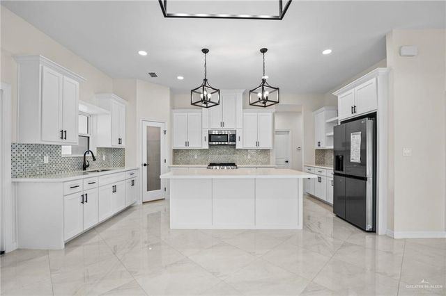 1809 Diplomat Drive, Edinburg, TX 78542