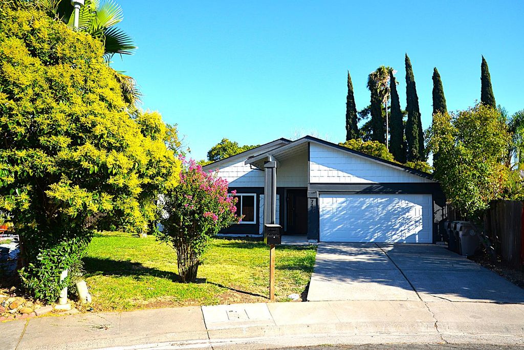 7339 Alcedo Cir, Sacramento, CA 95823