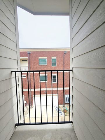 206 S Village Way 304, Lewisville, TX 75057
