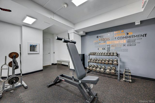 370 Central Park Avenue 2E, Scarsdale, NY 10583