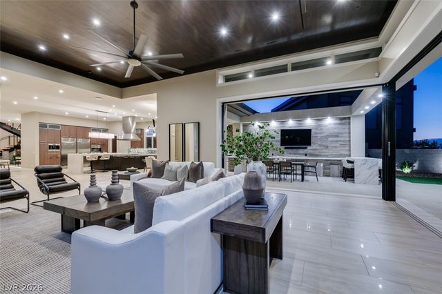 1376 Opal Valley Street, Henderson, NV 89052