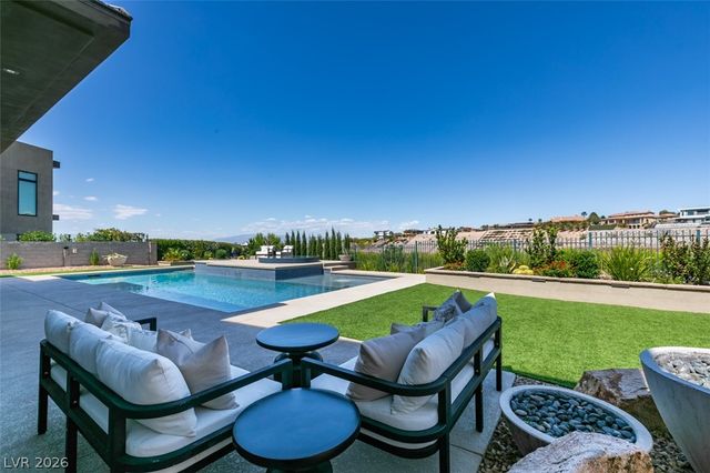1376 Opal Valley Street, Henderson, NV 89052