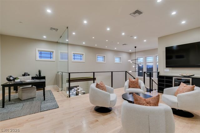 1376 Opal Valley Street, Henderson, NV 89052