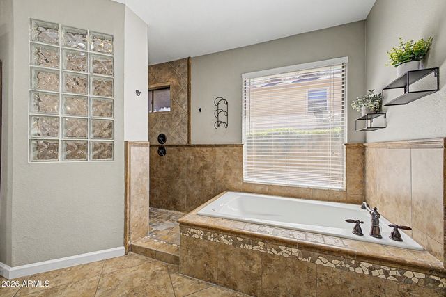 5102 E GRANDVIEW Road, Scottsdale, AZ 85254