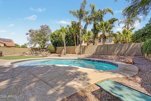 5102 E GRANDVIEW Road, Scottsdale, AZ 85254