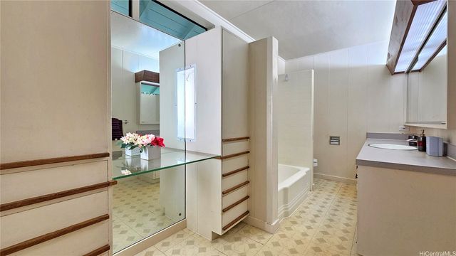4125 Pakolu Place, Honolulu, HI 96816