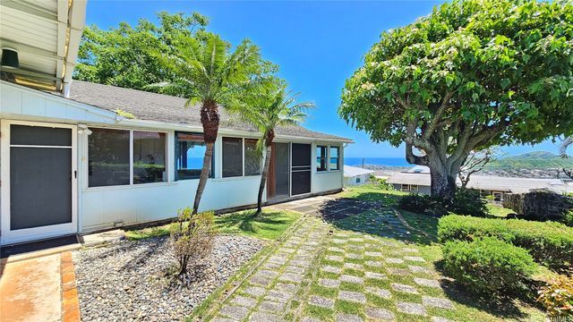 4125 Pakolu Place, Honolulu, HI 96816