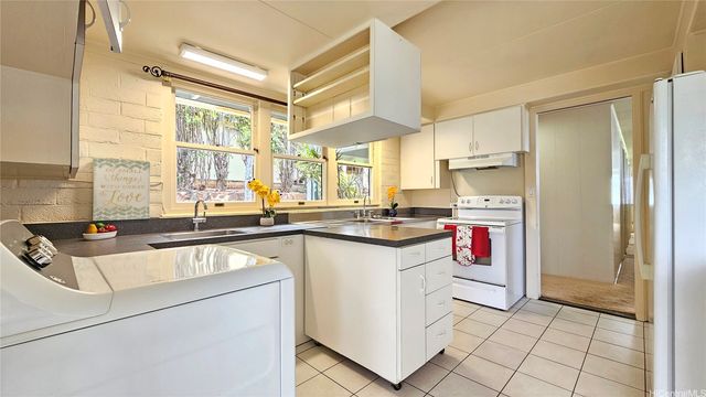 4125 Pakolu Place, Honolulu, HI 96816