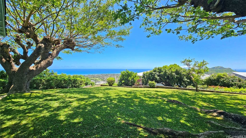 4125 Pakolu Place, Honolulu, HI 96816
