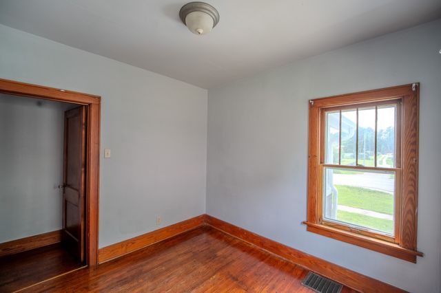 313 N 1st Street, Ogden, IA 50212