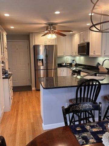 18 Bonwood Dr. 402, Mashpee, MA 02649