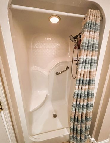 18 Bonwood Dr. 402, Mashpee, MA 02649