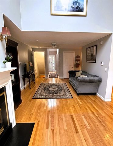 18 Bonwood Dr. 402, Mashpee, MA 02649