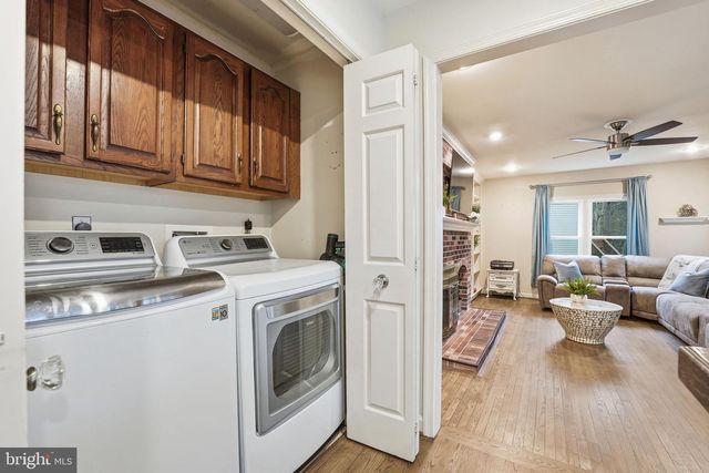 14367 N SLOPE ST, Centreville, VA 20120