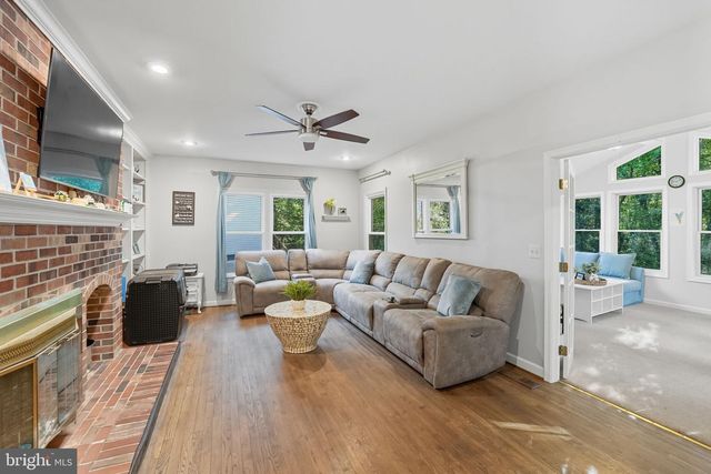 14367 N SLOPE ST, Centreville, VA 20120