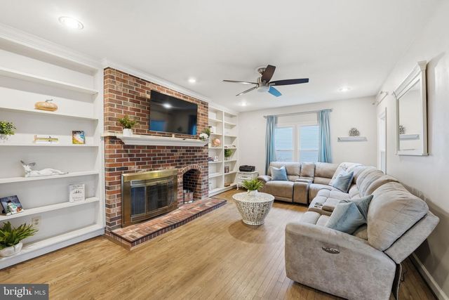 14367 N SLOPE ST, Centreville, VA 20120